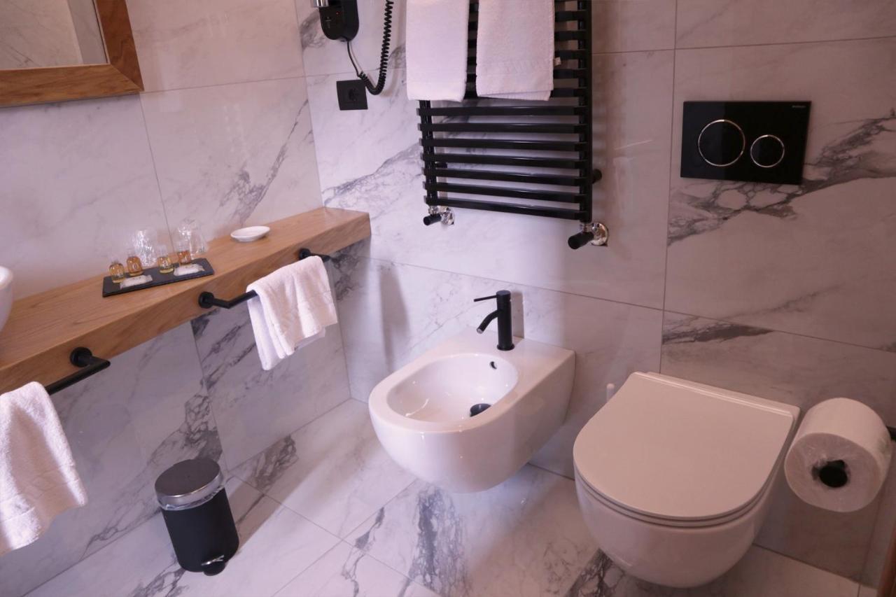 Manhattan Room & Suite Bari Exteriör bild